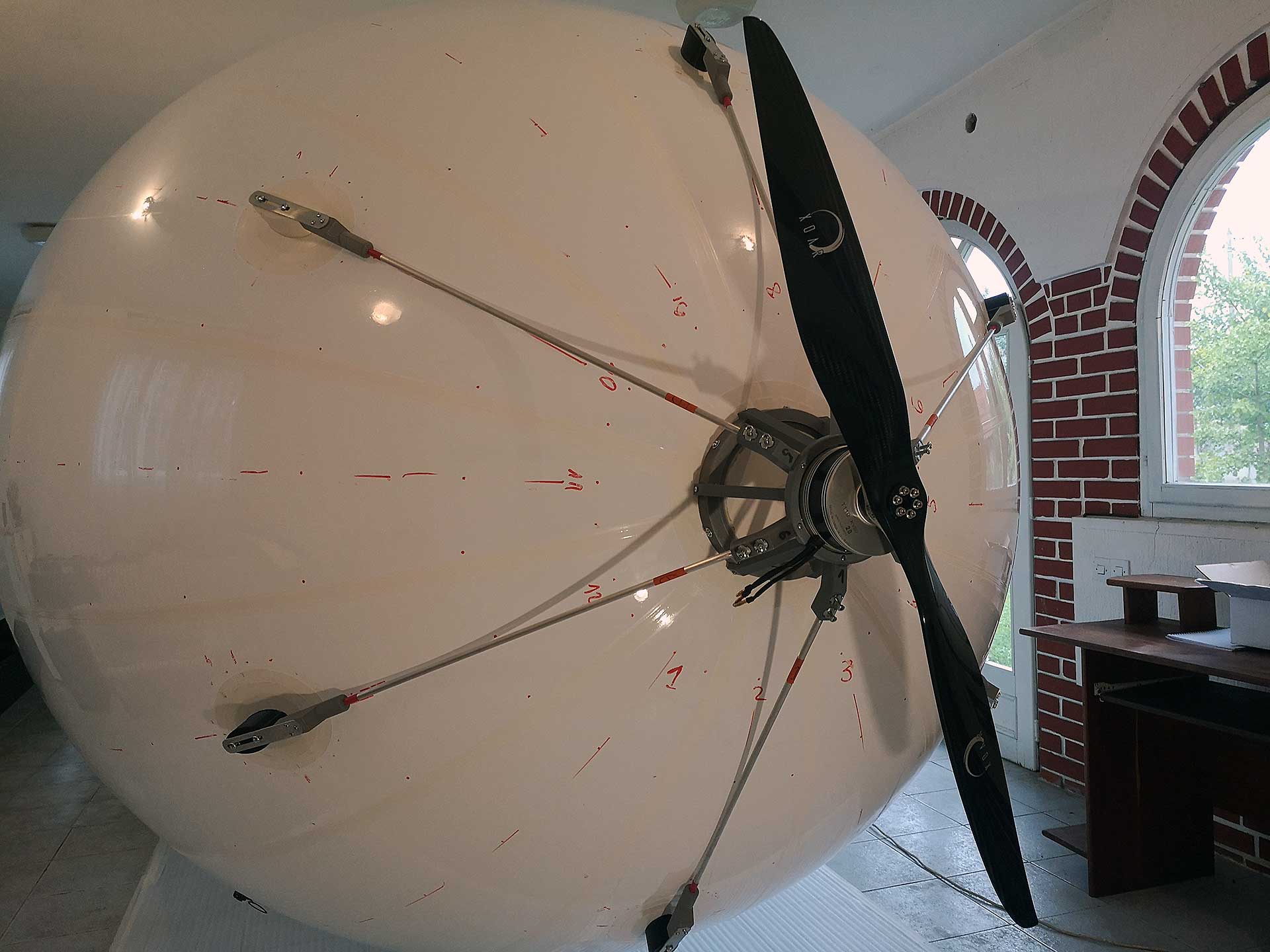 Front-motor-mount-on-Blimp